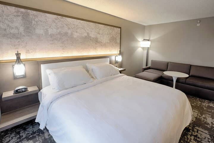 Room 9 of 42