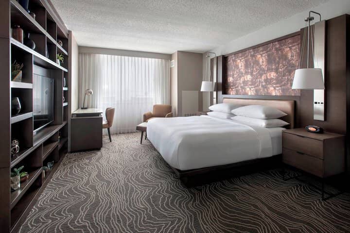 Room 10 of 42