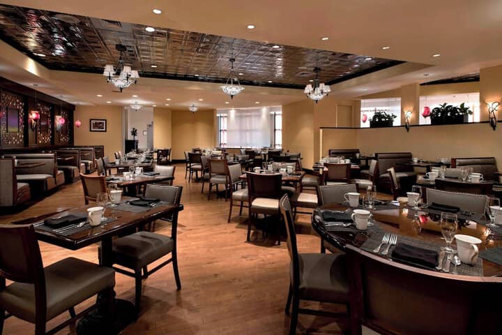 Dining 19 of 42